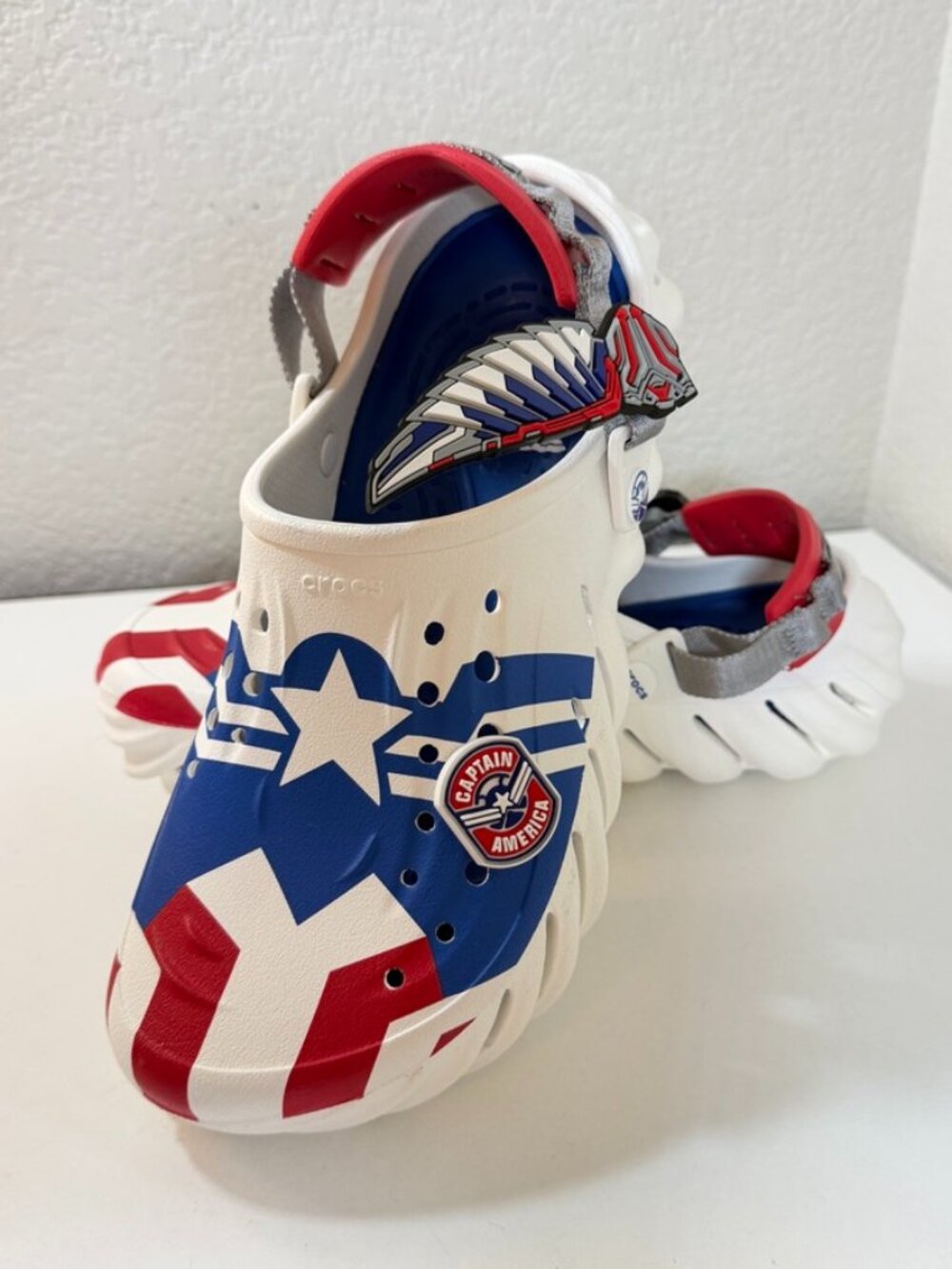 CROCS x Marvel 'Captain America' Echo Clogs Sam Wilson {M 9 / W 11} NICE!